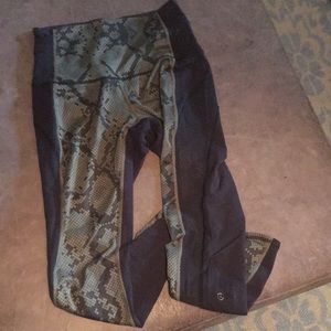 Lululemon High Rise camo leggings w/ side cutouts